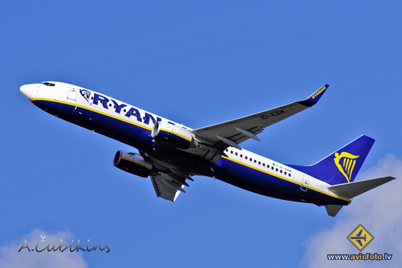 Boeing 737-8AS