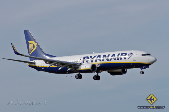 Boeing 737-8AS