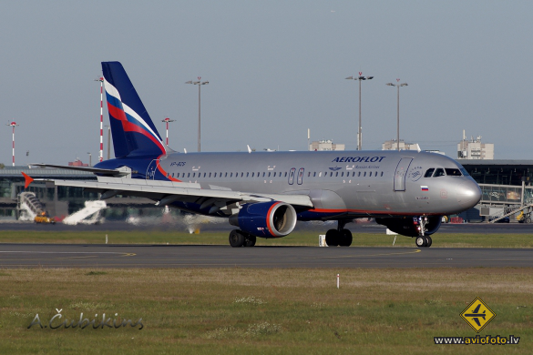 Airbus A320-214