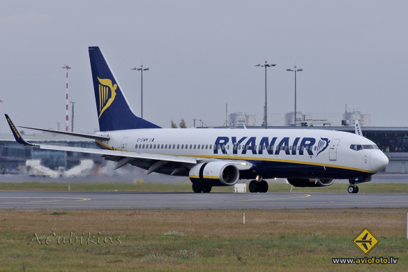 Boeing 737-8AS