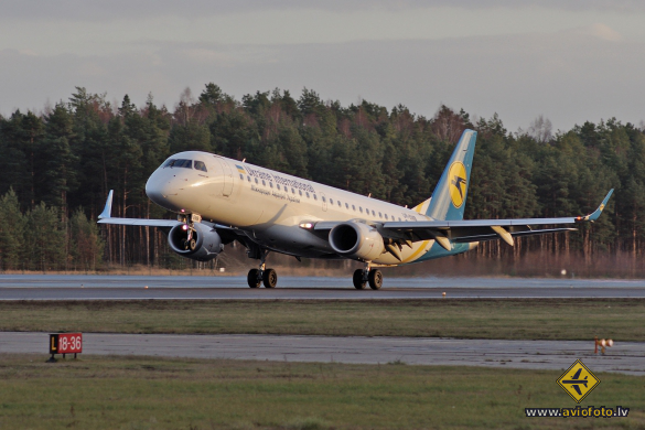 Embraer 190STD (ERJ-190-100STD)