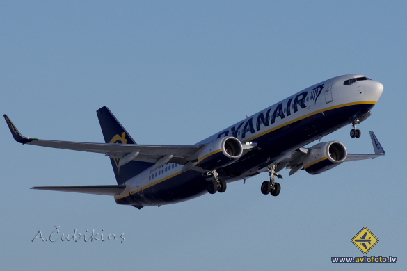 Boeing 737-8AS