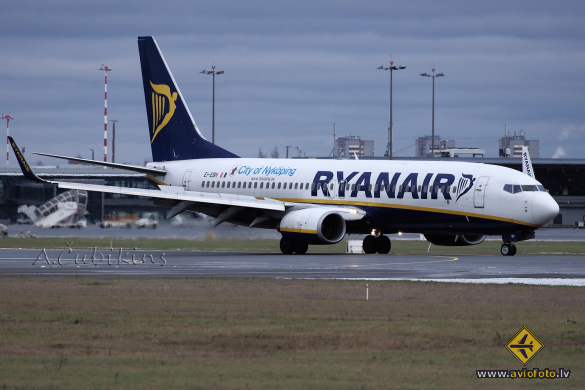 Boeing 737-8AS