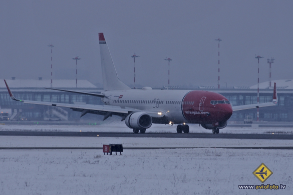 Boeing 737-8JP
