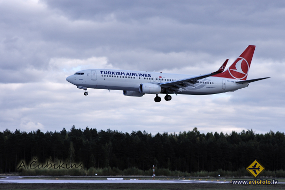 Boeing 737-8F2