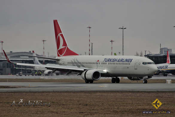 Boeing 737-8F2