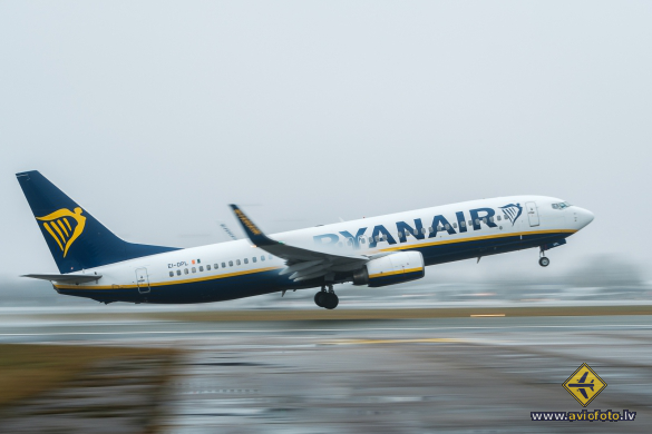 Boeing 737-8AS