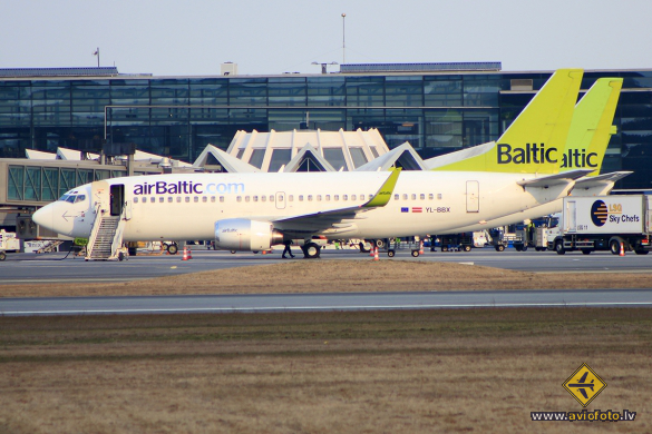 Boeing 737-36Q