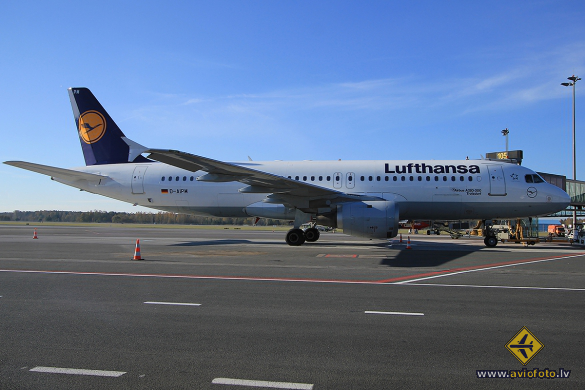 Airbus A320-211