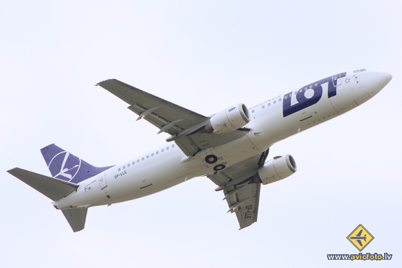 Boeing 737-45D