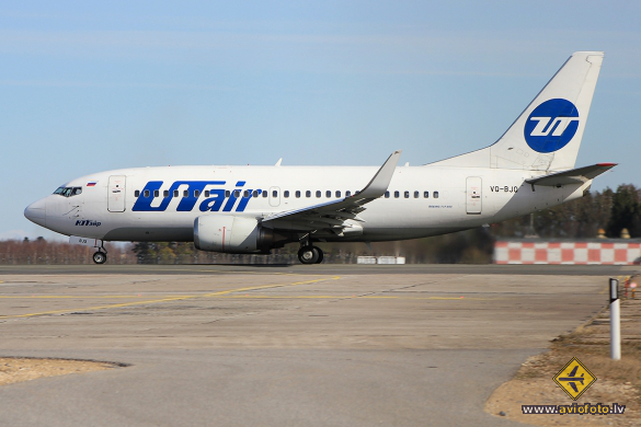 Boeing 737-524
