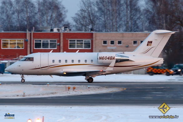 Bombardier Challenger 604 (CL-600-2B16)