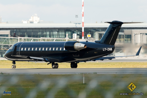 Bombardier CRJ-200LR (CL-600-2B19)