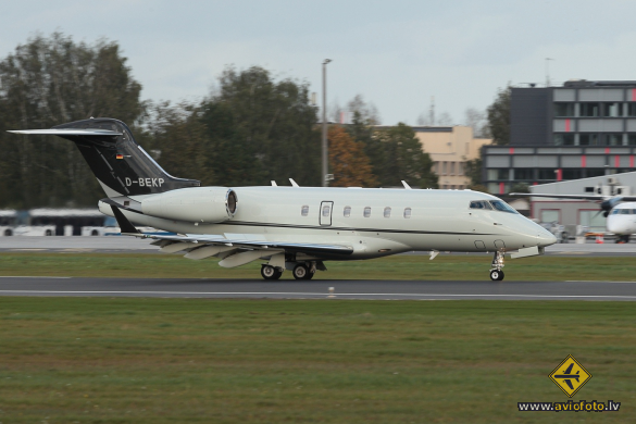 Bombardier Challenger 300 (BD-100-1A10)