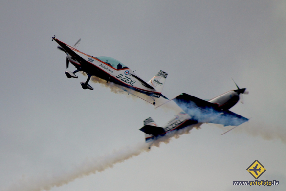 Extra EA-300L
