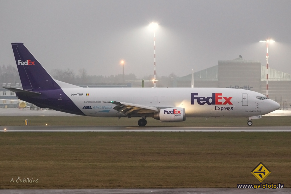 Boeing 737-45D(F)