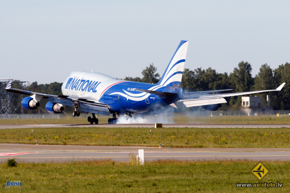 Boeing 747-428M(BCF)