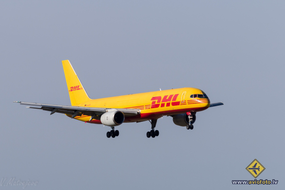 Boeing 757-236(SF)