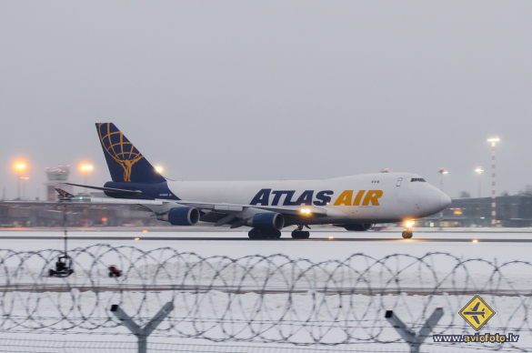 Boeing 747-47UF/SCD