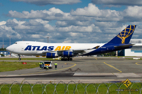 Boeing 747-47UF/SCD