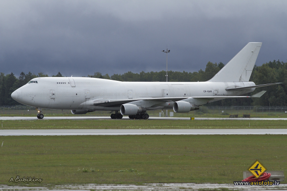 Boeing 747-409(BDSF)