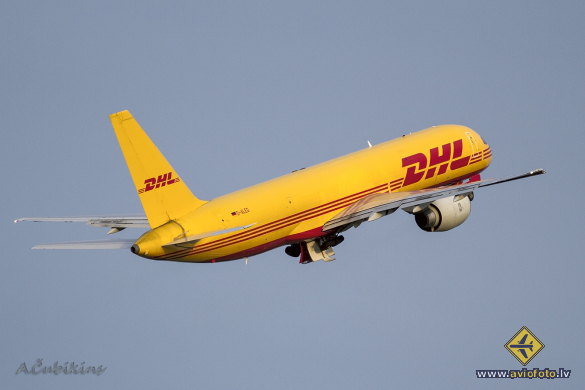 Boeing 757-236(SF)