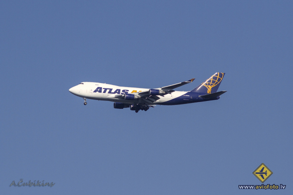 Boeing 747-47UF/SCD