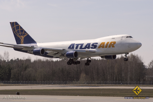 Boeing 747-47UF/SCD