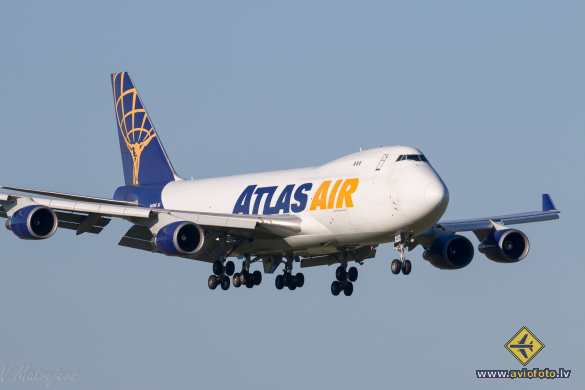Boeing 747-47UF/SCD