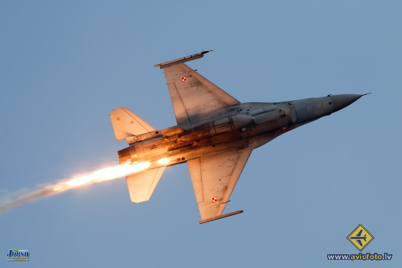 Lockheed Martin F-16CJ Fighting Falcon