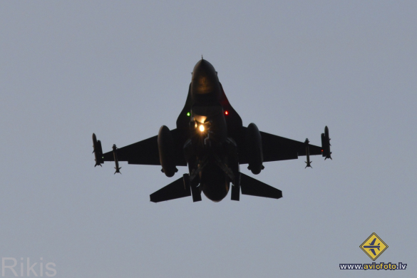 Lockheed Martin F-16CJ Fighting Falcon