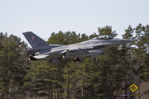 Lockheed Martin F-16CJ Fighting Falcon