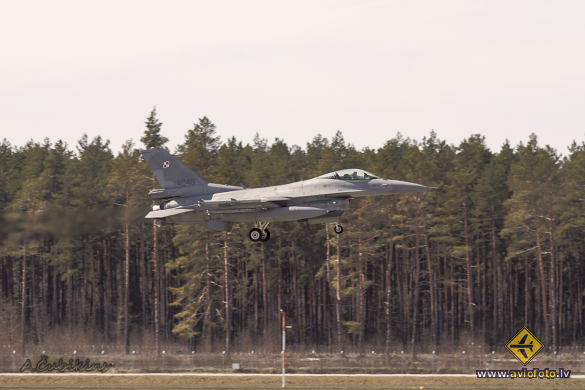 Lockheed Martin F-16CJ Fighting Falcon