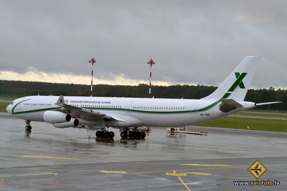 Airbus A340-313X