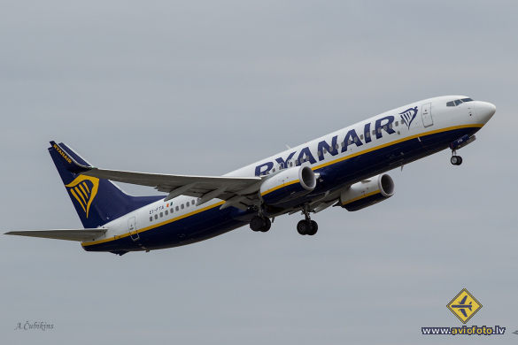 Boeing 737-8AS