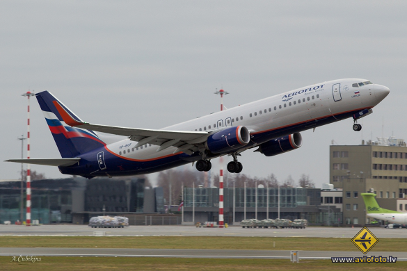 Boeing 737-8LJ