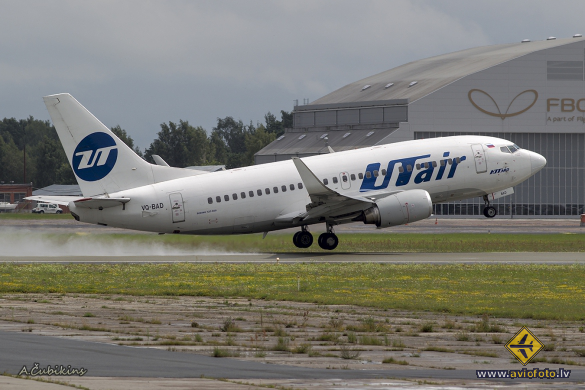 Boeing 737-524