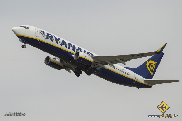 Boeing 737-8AS