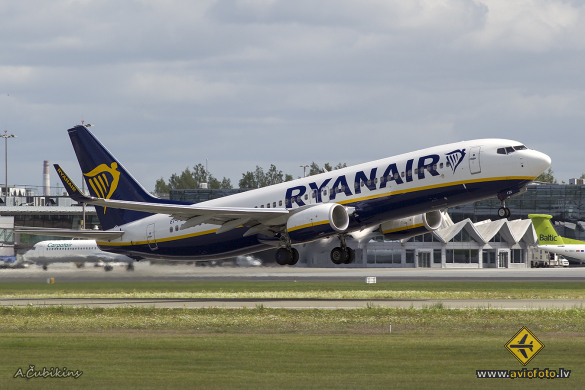 Boeing 737-8AS