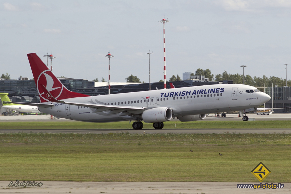 Boeing 737-8F2