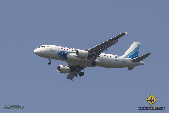 Airbus A320-214