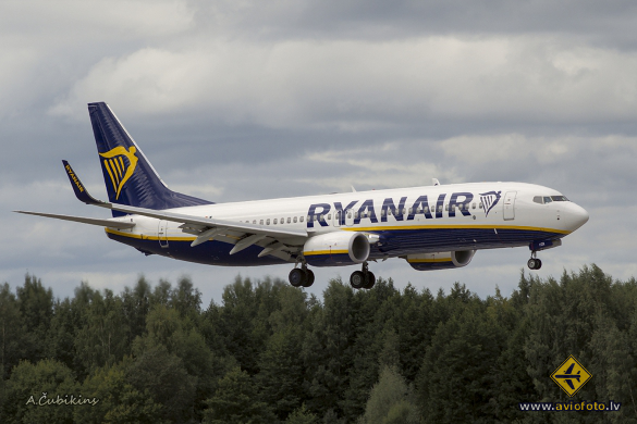 Boeing 737-8AS