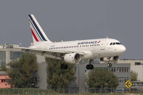 Airbus A318-111