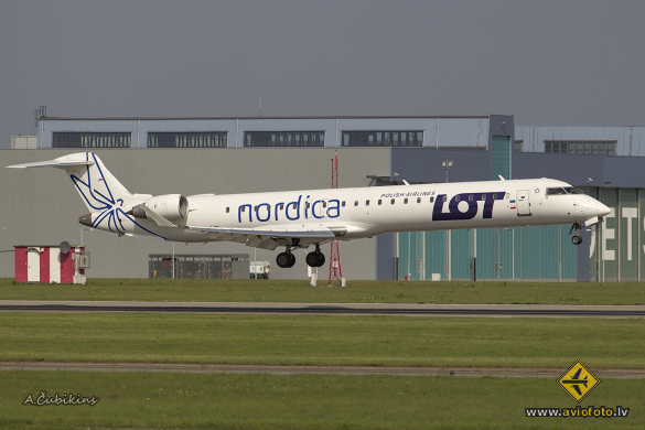 Bombardier CRJ-900ER (CL-600-2D24)
