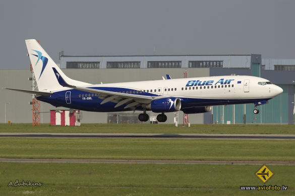 Boeing 737-82R