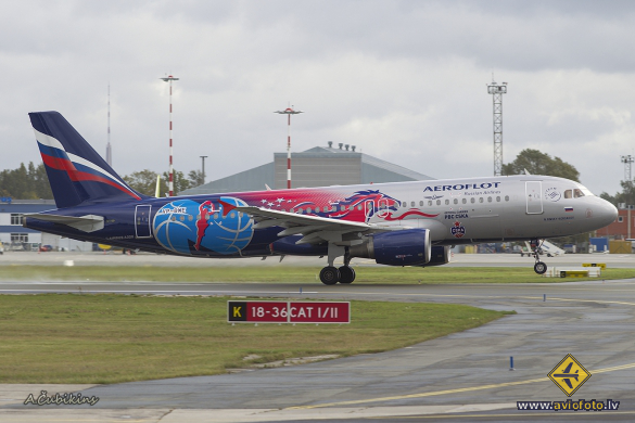 Airbus A320-214
