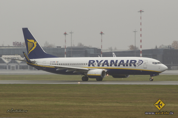 Boeing 737-8AS