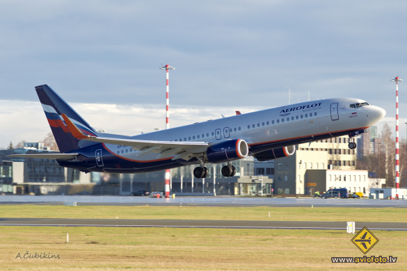Boeing 737-8MC