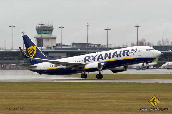 Boeing 737-8AS