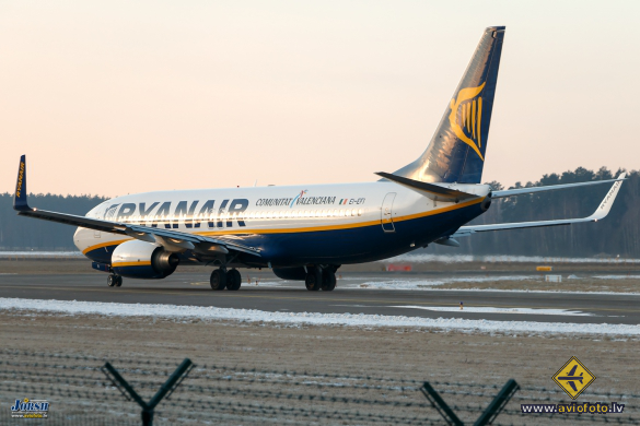 Boeing 737-8AS
